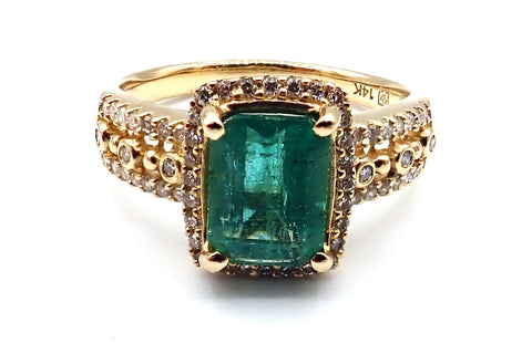 Colombian Emerald and Diamond 14KT Yellow Gold Ring